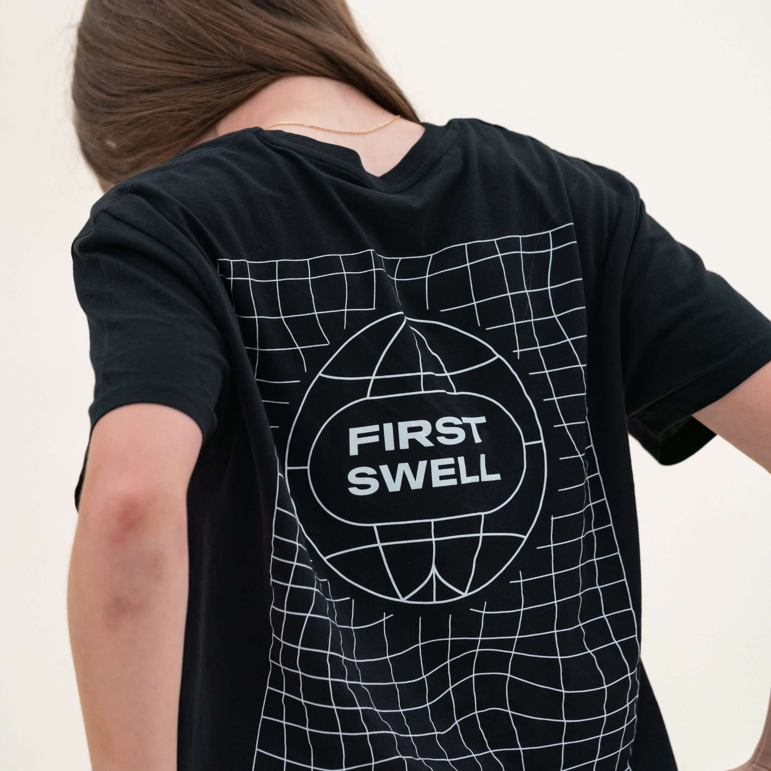 The Grid Tee Black