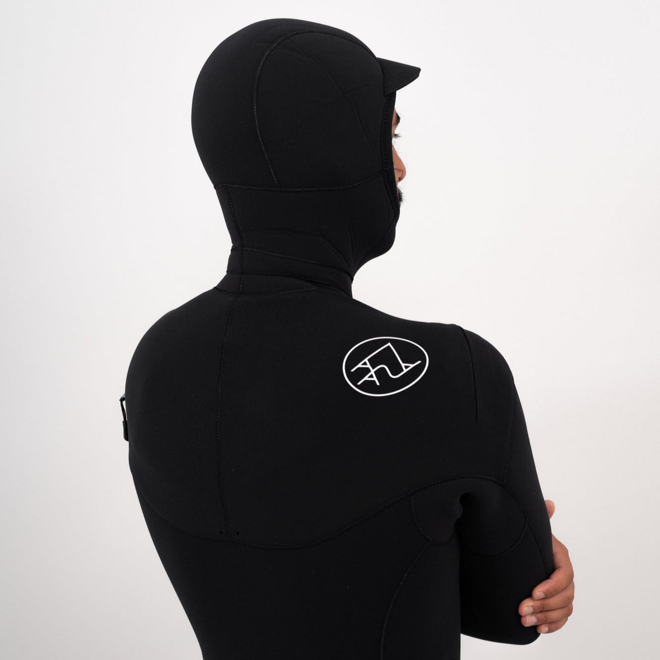AAA x Axxe Wetsuit 5:4 hooded black FS