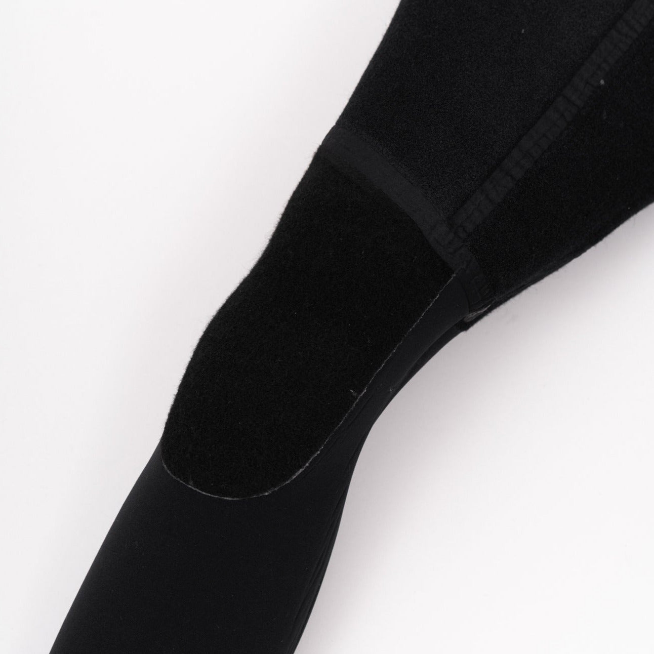 AAA x Axxe Wetsuit 5:4 hooded black FS