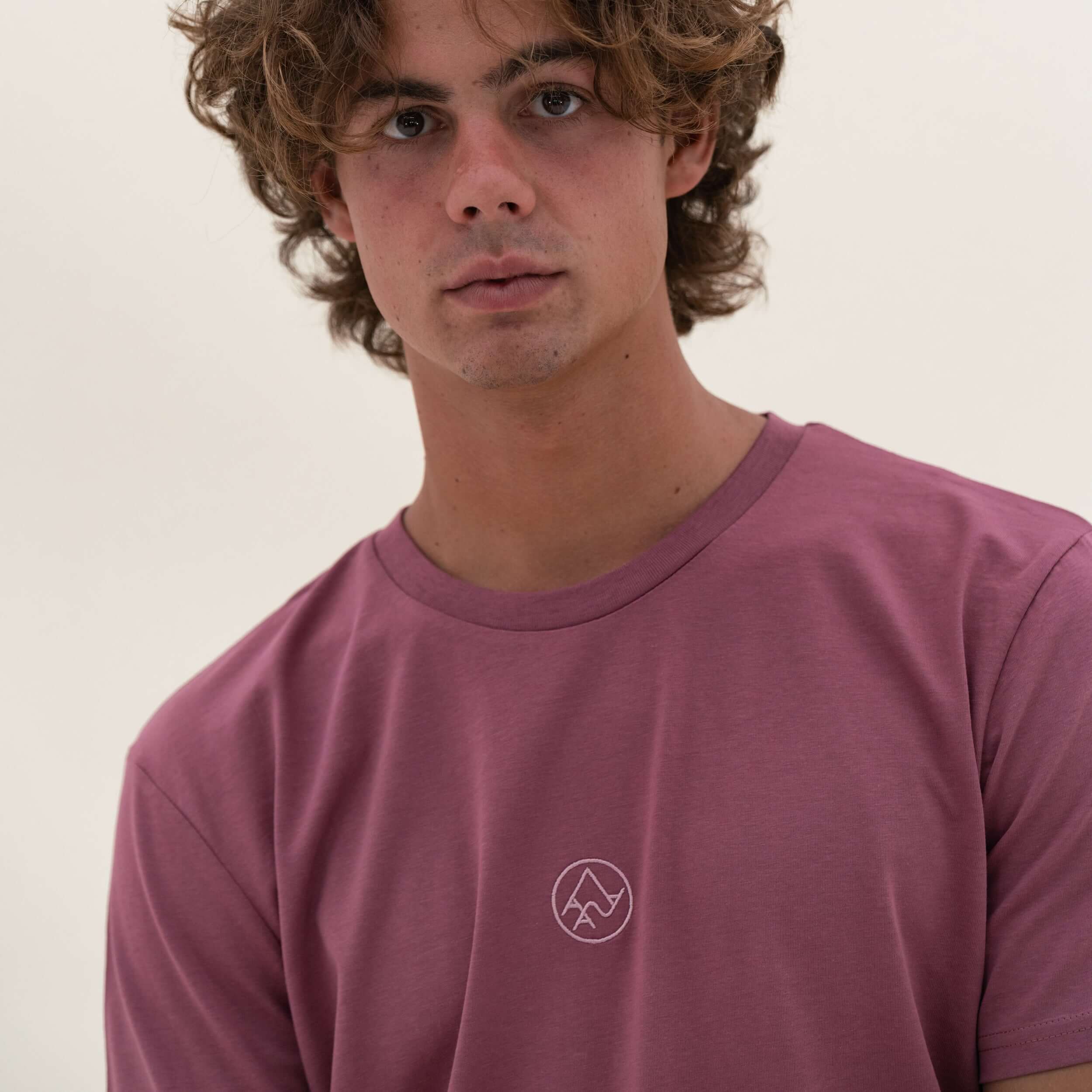 AAA ESSENTIAL TEE HIBISCUS