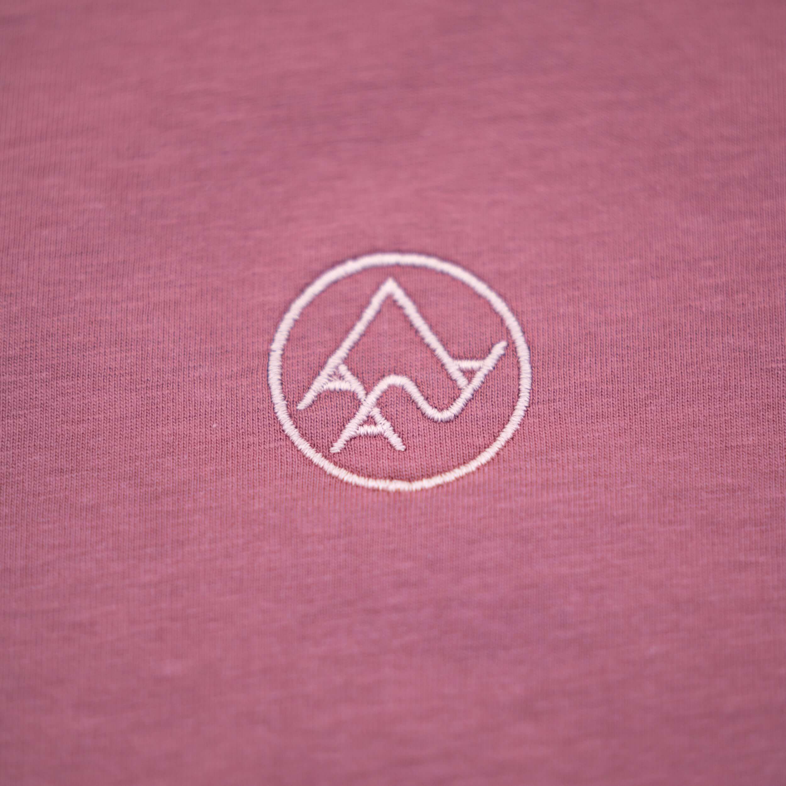 AAA ESSENTIAL TEE HIBISCUS