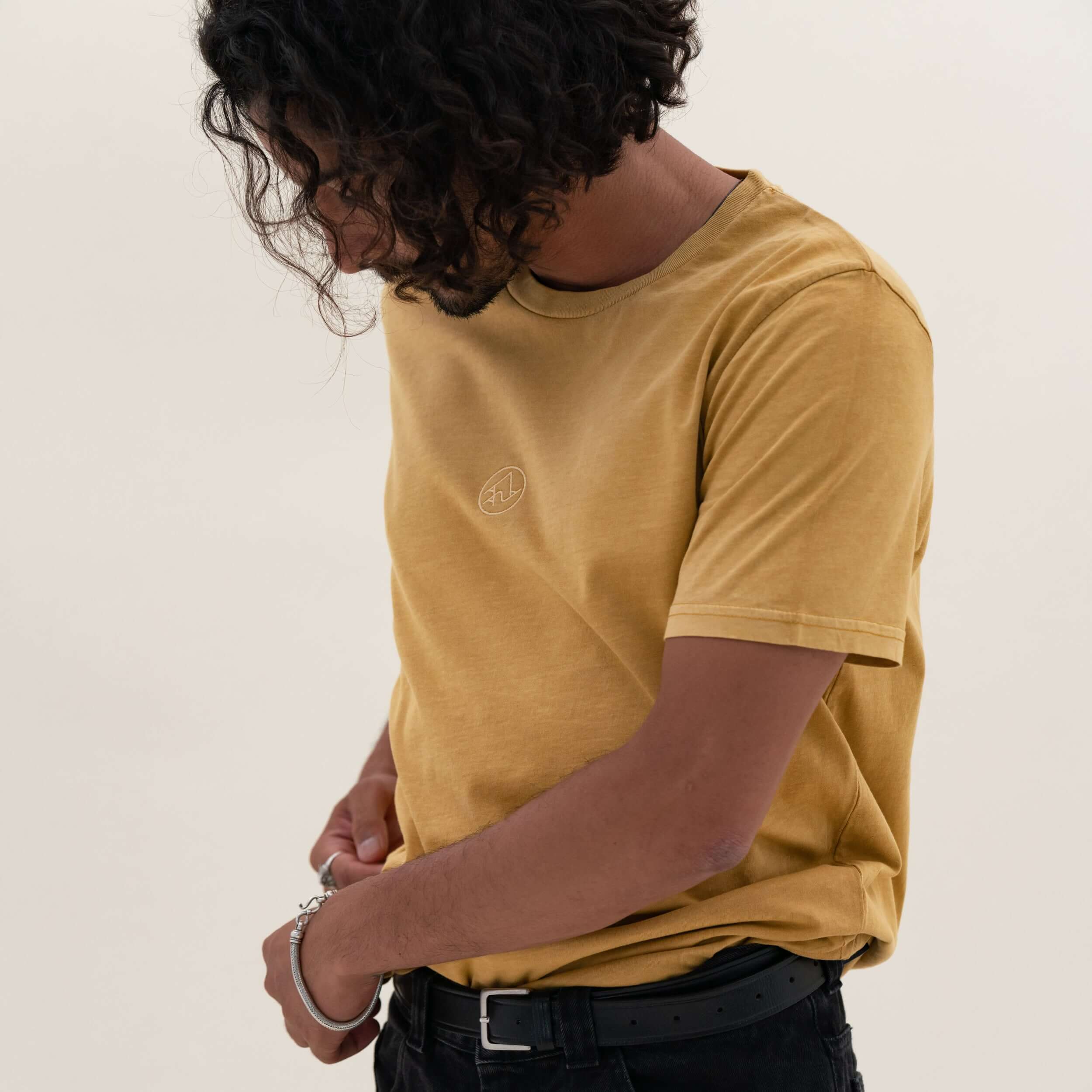 AAA ESSENTIAL TEE YELLOW