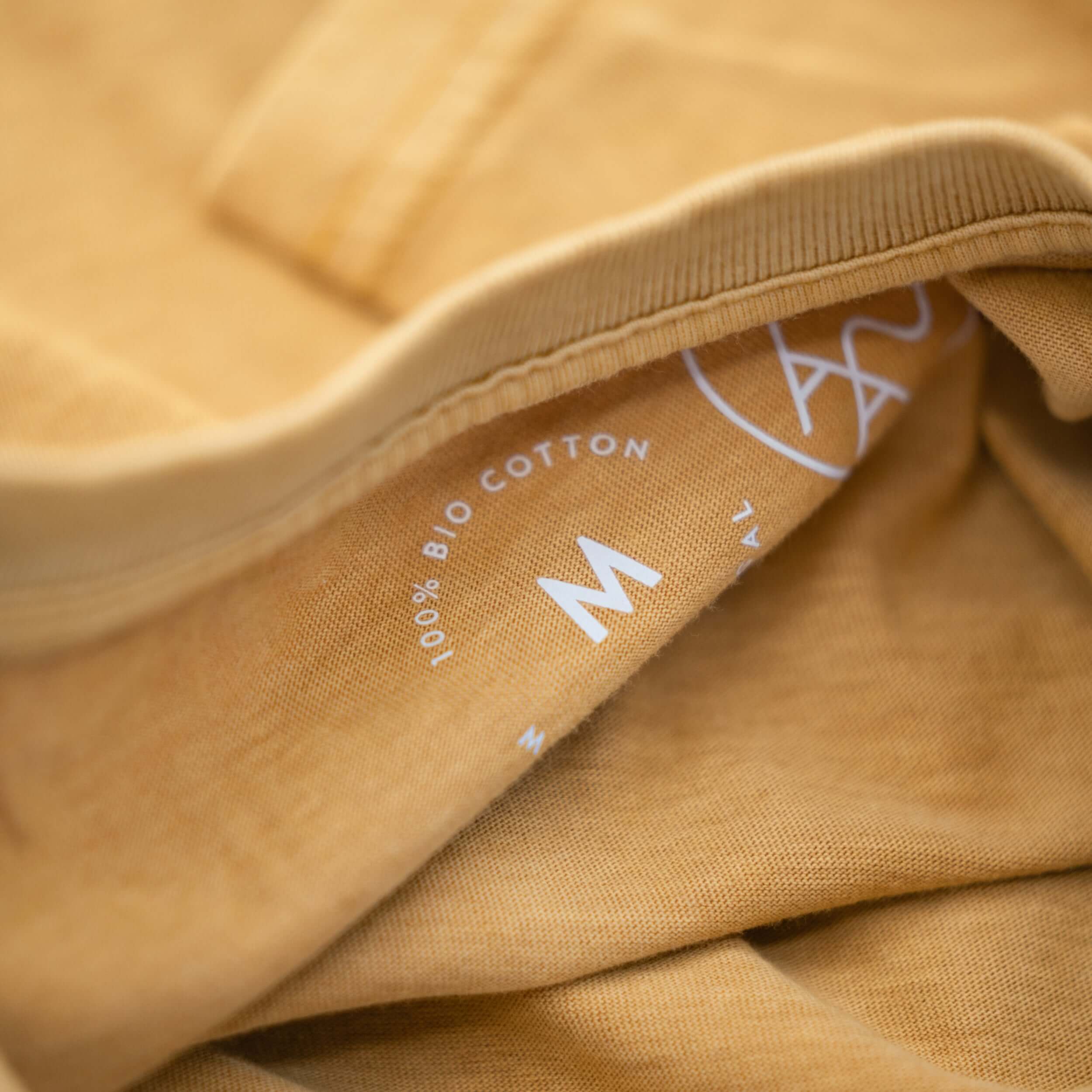 AAA ESSENTIAL TEE YELLOW