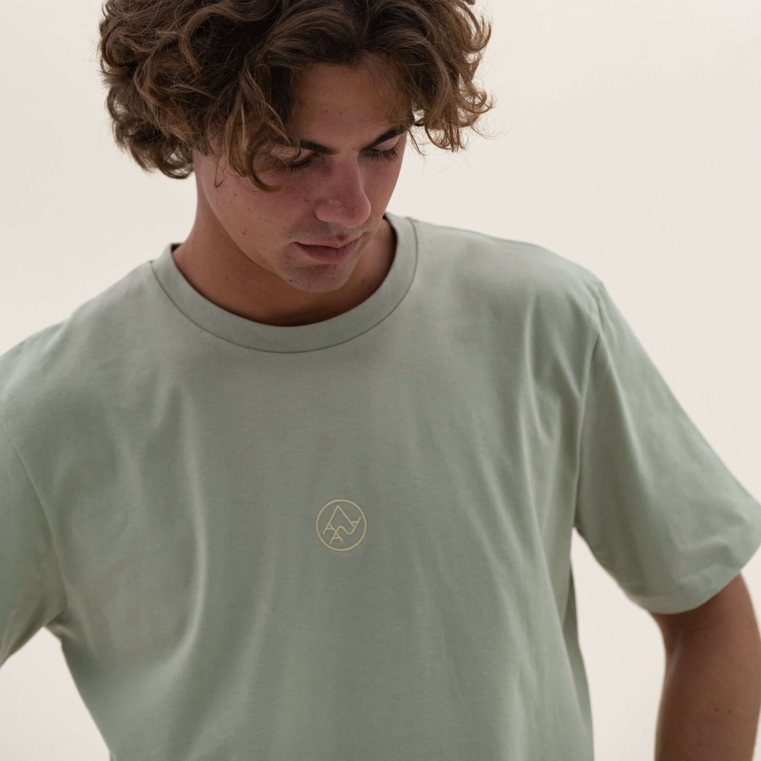 AAA ESSENTIAL TEE SAGE