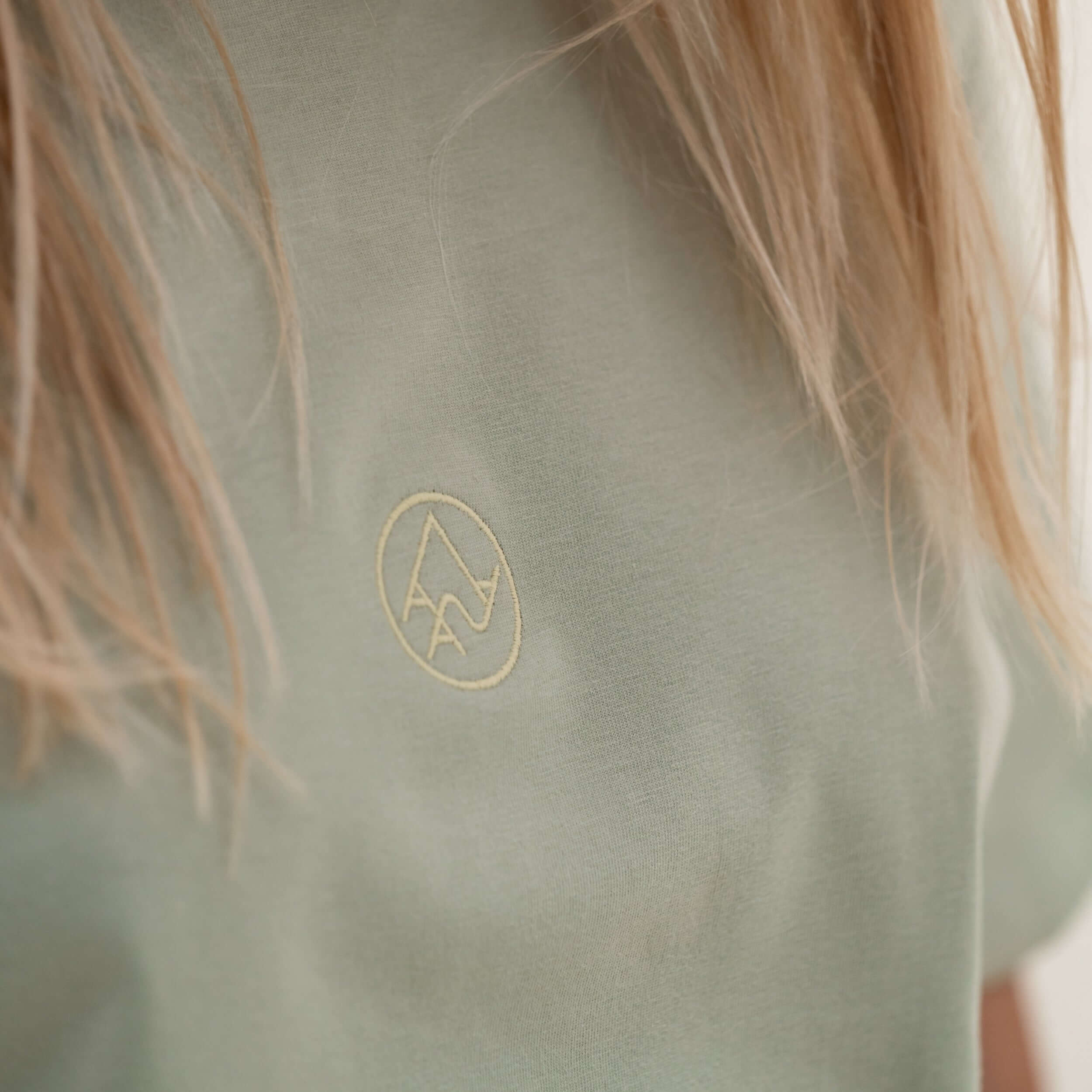 AAA ESSENTIAL TEE SAGE