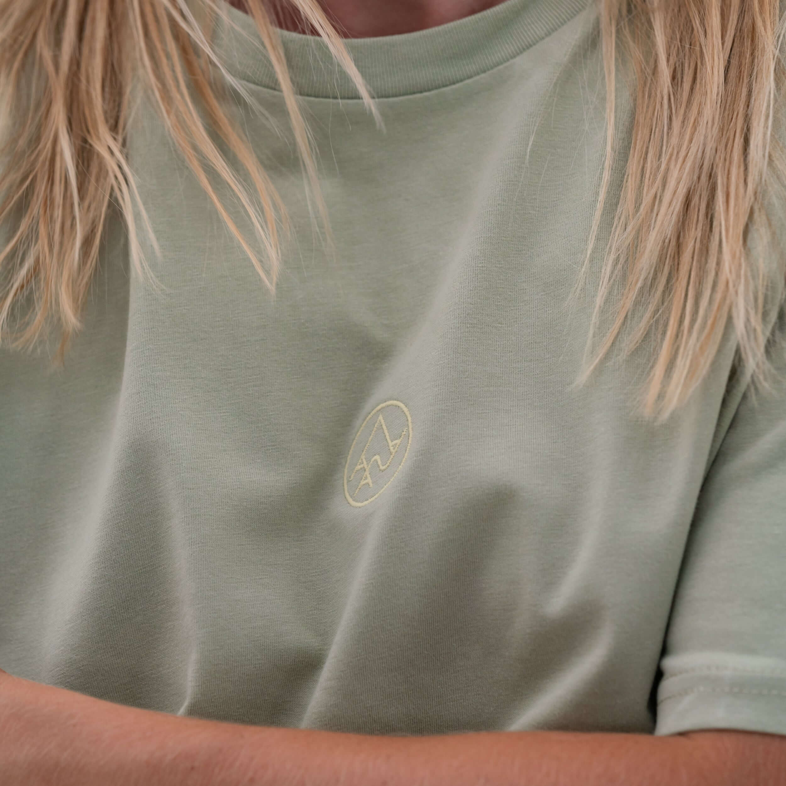 AAA ESSENTIAL TEE SAGE